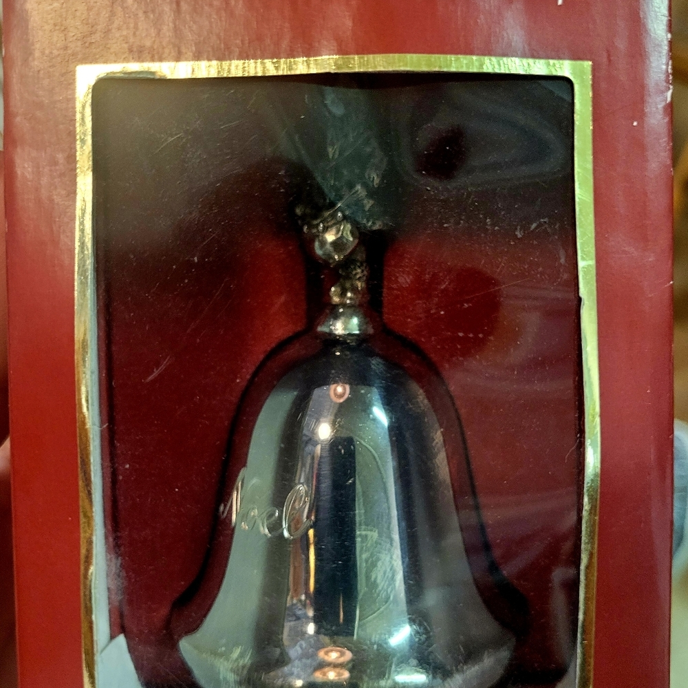 Reed Barton Bell Ornament Christmas Silver Box Noel Musical Santa Claus Town Vin